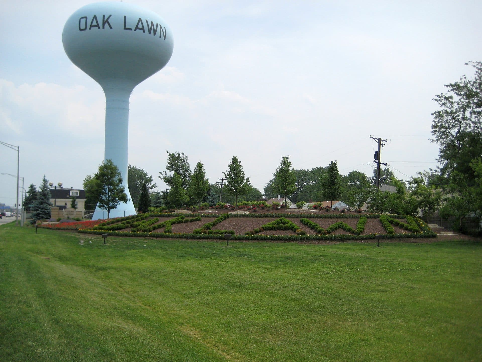 A residential street in the Village of Oak Lawn